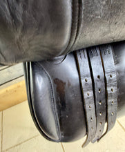 Load image into Gallery viewer, 16 1/2” XW Extra Wide English GP Saddle - Black - XW Cob Tree