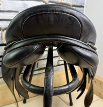 Load image into Gallery viewer, 17 1/2” MW Saddle Company Genoa GP Saddle - Black