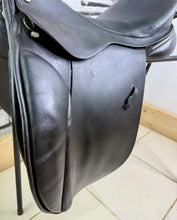 Load image into Gallery viewer, 18” MW Ryder WH/VSD Saddle - Brown