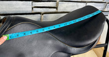 Load image into Gallery viewer, 18” 28 (MN) Stubben Siegfried C.S. Jump Saddle - Brown
