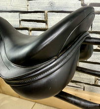 Load image into Gallery viewer, 17 1/2” Changeable Gullet Utopia/Discovery GP Saddle - Black