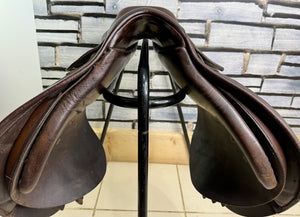 16 1/2” Medium English Close Contact Jump Saddle - Black