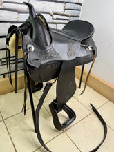 Load image into Gallery viewer, 16” Treeless Leather Western Saddle - Fit Any Width - Black