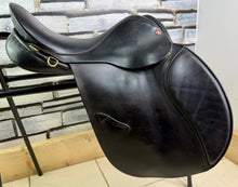 Load image into Gallery viewer, 17” Medium Jeffries Falcon Event GP Saddle - Black