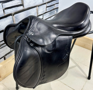 17” M Prestige X-Perience Jump Saddle - Black