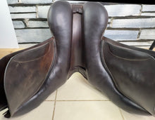 Load image into Gallery viewer, 17” Wide Jeffries Falcon Hawk Event GP Saddle - Brown