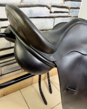 Load image into Gallery viewer, 17 1/2” Wide-XW Ideal Suzannah Dressage Saddle - Black - Excellent Condition - Big Blocks