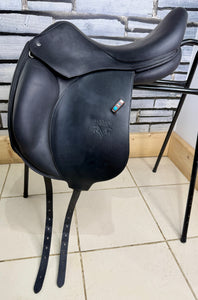 17 1/2” MW Voltaire Adelaide Monoflap 2023 Dressage Saddle - Black