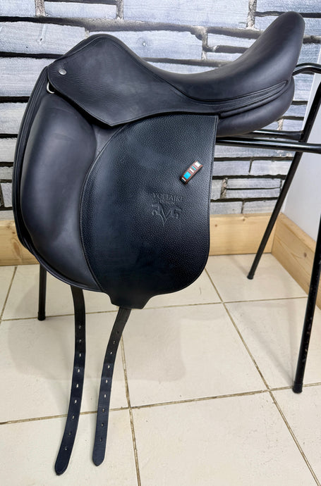 17 1/2” MW Voltaire Adelaide Monoflap 2023 Dressage Saddle - Black