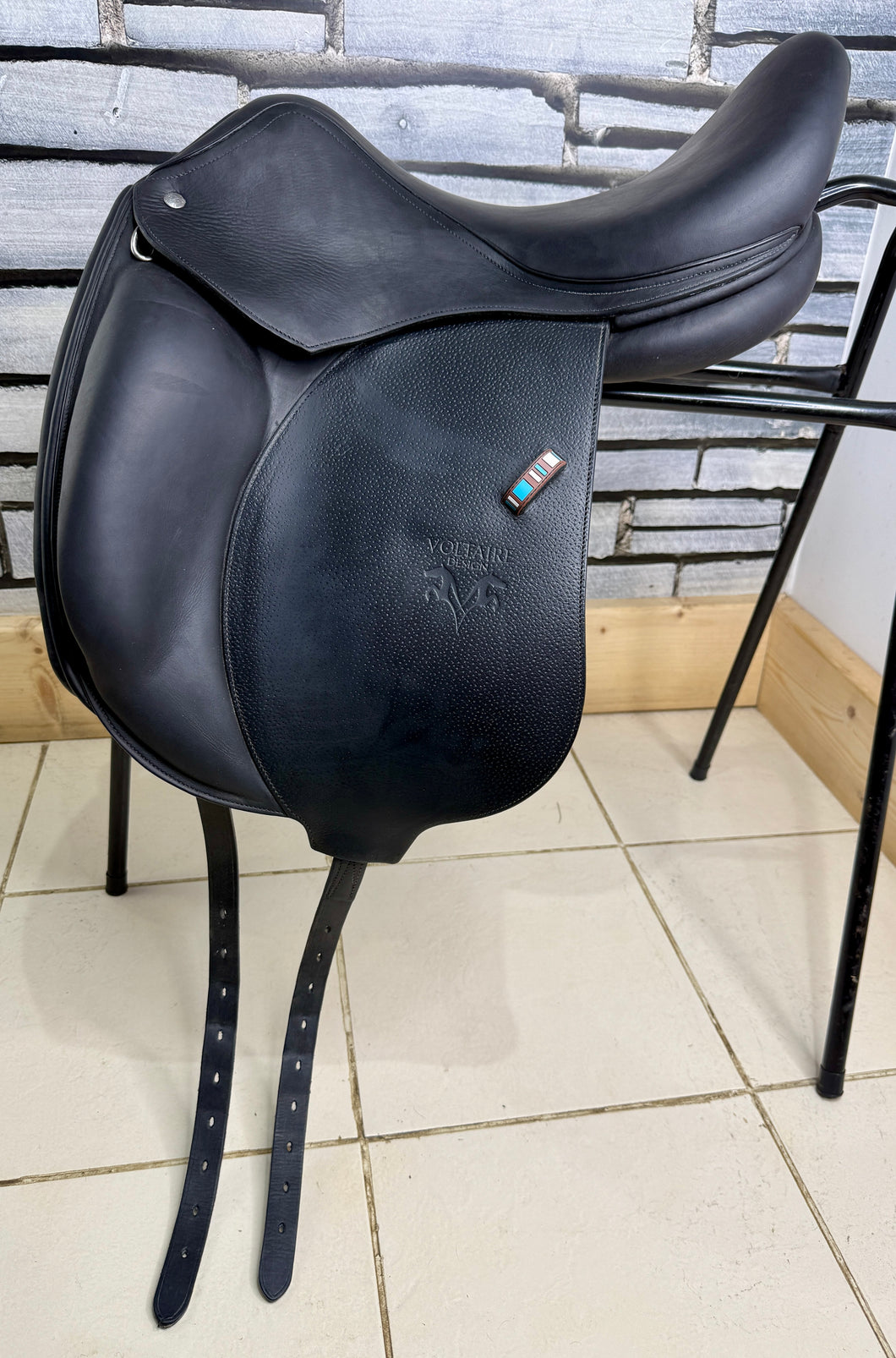 17 1/2” MW Voltaire Adelaide Monoflap 2023 Dressage Saddle - Black
