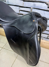 Load image into Gallery viewer, 16 1/2” MW/Changeable Gullet Bates Caprilli GP Saddle - Black - Adult Size Flap - with Cair