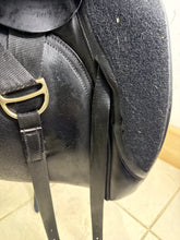 Load image into Gallery viewer, 17” MW Kes Suede Seat Dressage Saddle - Black
