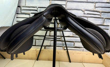 Load image into Gallery viewer, 17 1/2” Wide/Changeable Gullet Wintec 500 GP Saddle - Black