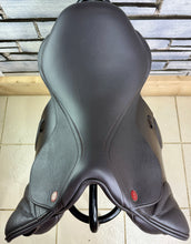 Load image into Gallery viewer, 17 1/2” MW/Changeable Gullet Kent &amp; Masters S Series Jump Saddle - Brown