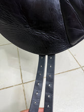Load image into Gallery viewer, 17 1/2” MW Hockenden Saddlery Monoflap Dressage Saddle - Black