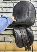 Load image into Gallery viewer, 16” Wide M&amp;J Saddlery English GP Pony Saddle - Black