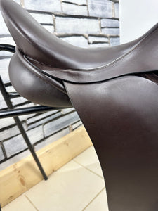 18” Medium Morris & Nolan Dressage Saddle - Brown