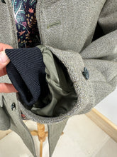 Load image into Gallery viewer, NEW Oliver Brown Gents Heavy Keepers Tweed Frock Hunt Coat - Size 36
