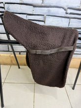 Load image into Gallery viewer, RCI Fluffy Show Numnah - Brown - Medium - Show/Working Hunter