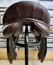 Load image into Gallery viewer, 17 1/2” Wide Ideal VSD/WH/GP English Saddle - Brown - Working Hunter Cob