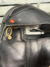 Load image into Gallery viewer, 17 1/2” MW-Wide Albion Legend K2 Dressage Saddle - Black