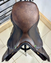 Load image into Gallery viewer, 17” Medium Ideal Grandee Jump/GP Saddle - Brown