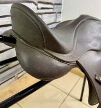 Load image into Gallery viewer, 14 1/2” Wide Changeable Gullet Wintec Pony GP Saddle -Brown- Flocked