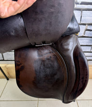 Load image into Gallery viewer, 17” MW-Wide Jeffries Falcon Hawk Event GP Saddle - Brown
