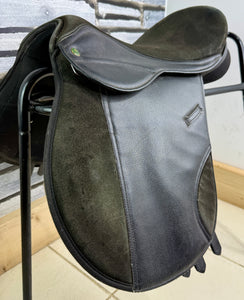 16 1/2” Wide Eclipse Suede & Synthetic GP Saddle - Black