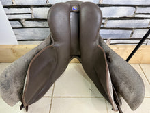 Load image into Gallery viewer, 15 1/2” MW/Changeable Gullet Wintec Pony GP Saddle - Brown