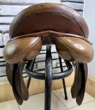 Load image into Gallery viewer, 16 1/2” MW Sandringham GP Saddle - Brown