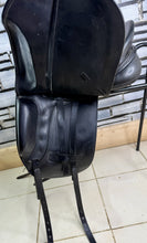 Load image into Gallery viewer, 17 1/2” MN Albion Ultima Dressage Saddle - Black