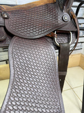 Load image into Gallery viewer, 15” Western Saddle, K&amp;B Saddlery, Iowa -Round Skirt- SQB - Brown
