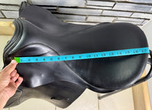 Load image into Gallery viewer, 17 1/2” MW Jeffries Falcon English Event VSD Saddle - Black
