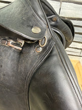 Load image into Gallery viewer, 17 1/2” MW Harry Dabbs Jaguar Jump Saddle - Black