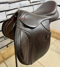 Load image into Gallery viewer, 17” Wide Changeable Gullet Whitaker Overton Jumping Saddle - Brown