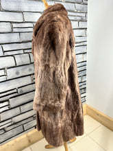 Load image into Gallery viewer, Ladies Approx Size 16 Vintage Fur Coat