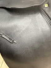 Load image into Gallery viewer, 18” 28 (MN) Stubben Siegfried C.S. Jump Saddle - Brown