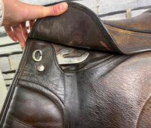Load image into Gallery viewer, 16 1/2” XW/Changeable Gullet Shires Optimus Leather GP Saddle - Brown