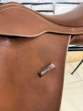 Load image into Gallery viewer, 16 1/2” MW/Changeable Gullet Wintec Jump Saddle - Tan