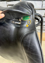 Load image into Gallery viewer, 17” XXW Hoop Tree Manor Cob GP Saddle - Black - Extra Wide - 4 Straps