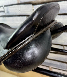 17” MW Albion K2 Jump Saddle - Black