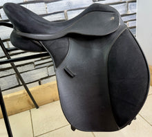 Load image into Gallery viewer, 18” XW Changeable Gullet Thorowgood Compact GP Saddle -Black- Flocked