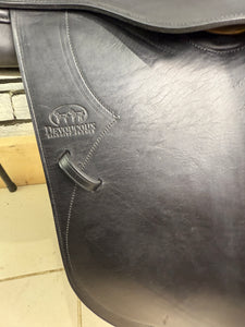 17 1/2” MW Devoucoux Socca Jump Saddle - Black
