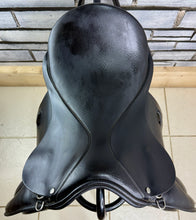 Load image into Gallery viewer, 17” XW Global Saddlery English VSD/GP/WH Saddle - Black