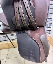 Load image into Gallery viewer, 17” MW/Changeable Gullet Wintec 500 VSD GP Saddle - Brown - Cair