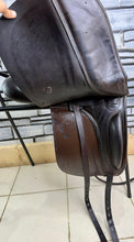 Load image into Gallery viewer, 17 1/2” MW Farrington Kentucky Dressage Saddle - Brown