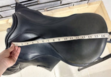 Load image into Gallery viewer, 17” Medium Jeffries Falcon English Event GP Saddle - Black