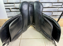 Load image into Gallery viewer, 17” Wide Native Pony/Comfort Saddles WH Saddle - Black