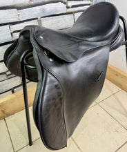 Load image into Gallery viewer, 17” XXW Hamilton Balance GP Saddle - Black - 7X Wide